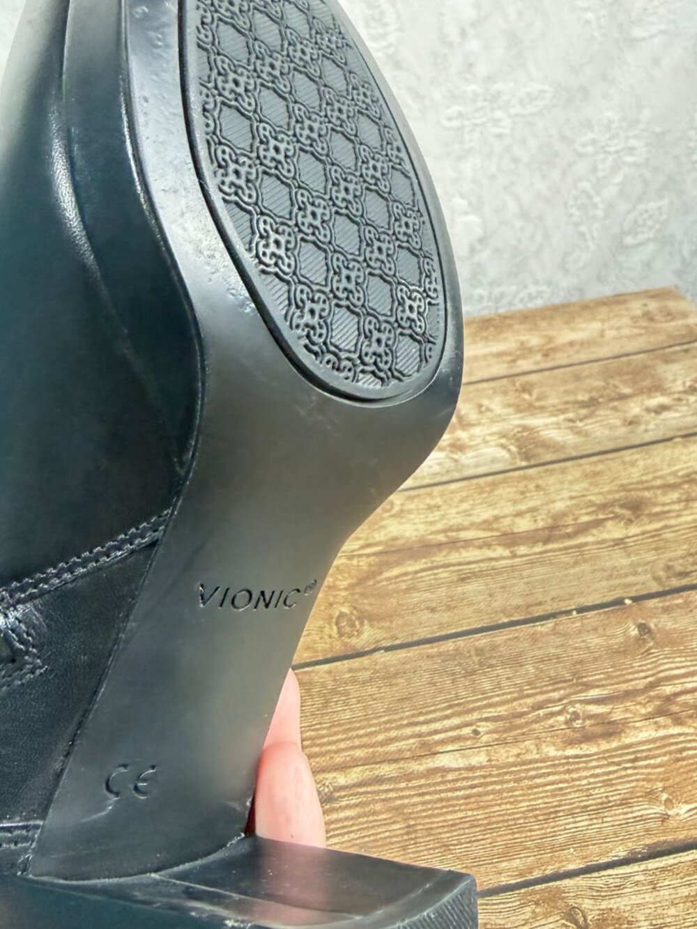 Vionic Women’s 6.5 Black Leather Ankle Boots Block Heel Buckle Strap Side Zip - Picture 11 of 11